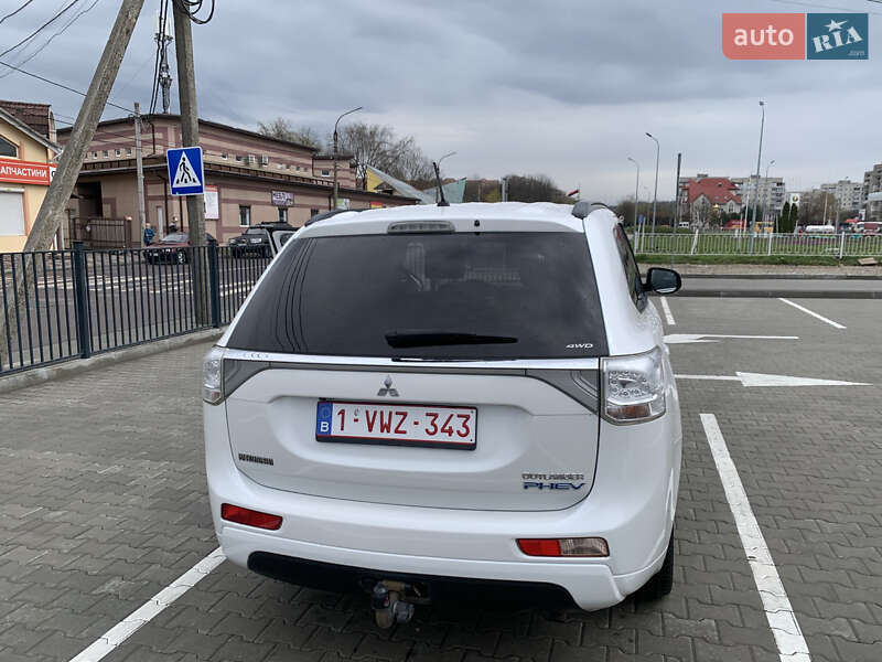 Внедорожник / Кроссовер Mitsubishi Outlander 2014 в Ивано-Франковске