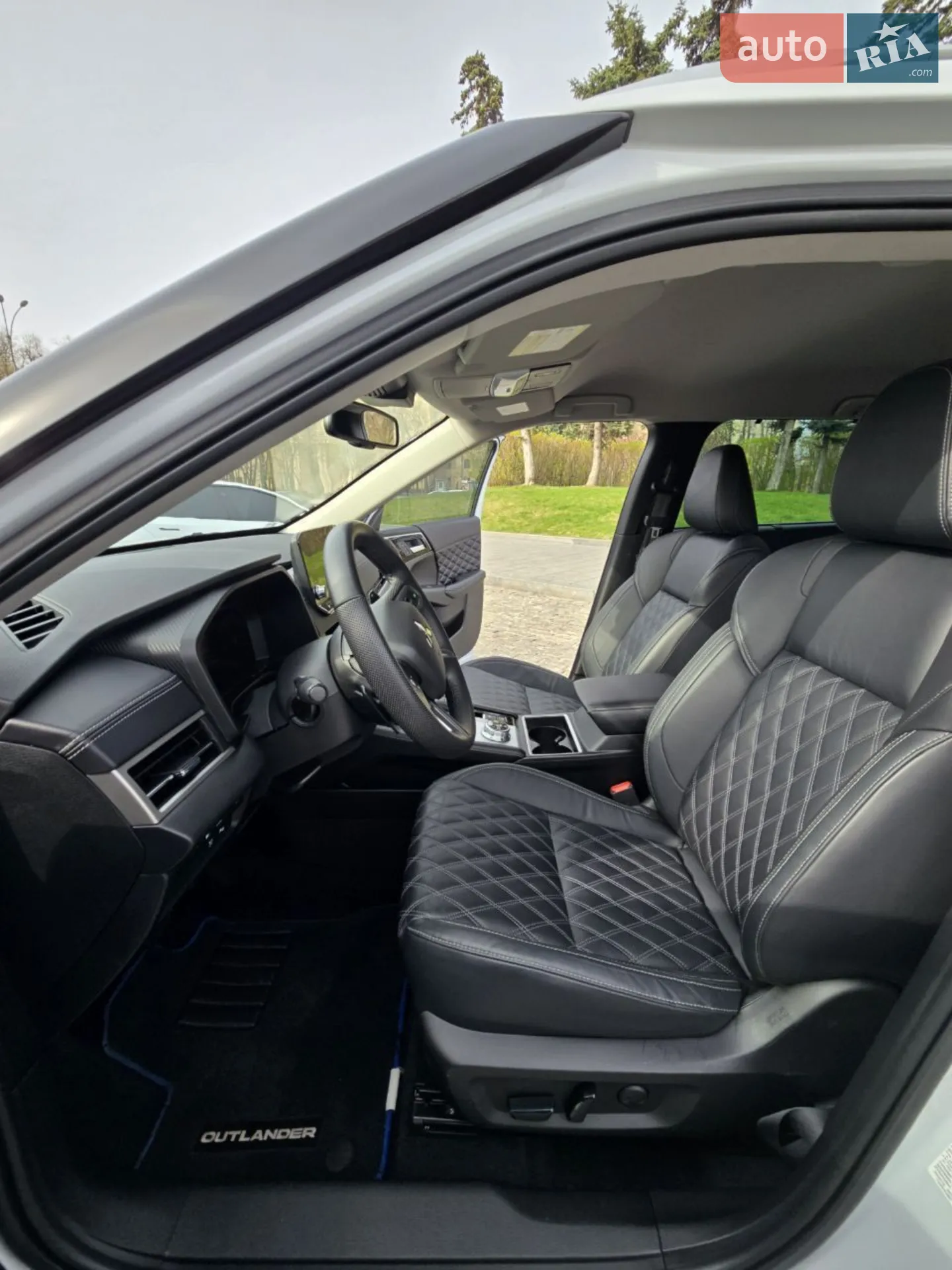 2023 Mitsubishi Outlander - мініатюра 19