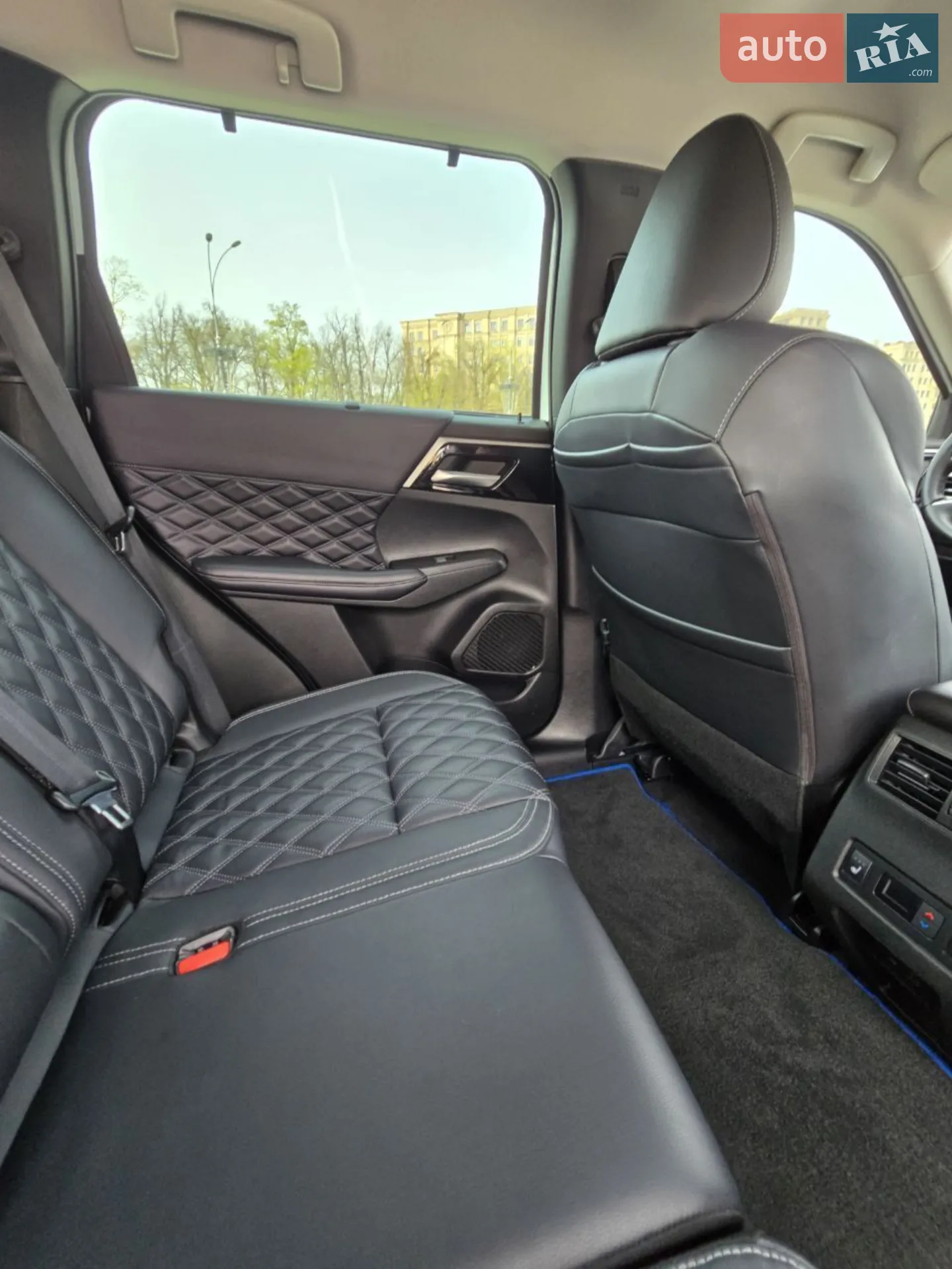 2023 Mitsubishi Outlander - мініатюра 24