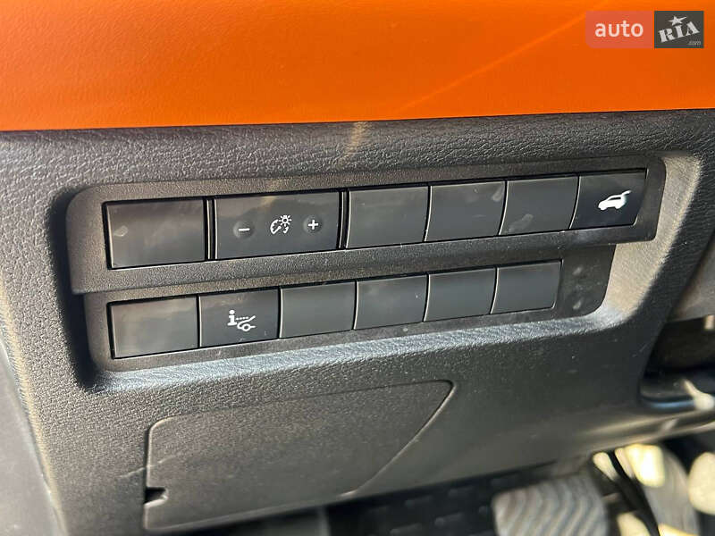 Позашляховик / Кросовер Mitsubishi Outlander 2022 в Запоріжжі