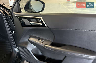 Внедорожник / Кроссовер Mitsubishi Outlander 2023 в 