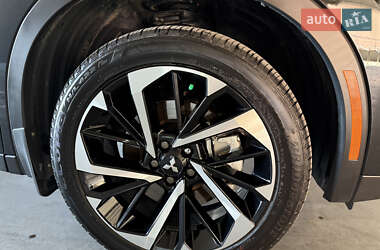 Внедорожник / Кроссовер Mitsubishi Outlander 2023 в 