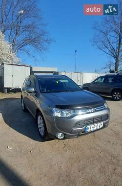 Внедорожник / Кроссовер Mitsubishi Outlander 2012 в 