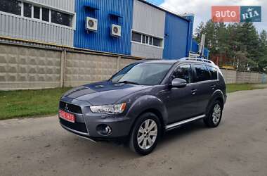 Внедорожник / Кроссовер Mitsubishi Outlander 2010 в 