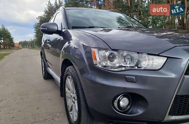 Внедорожник / Кроссовер Mitsubishi Outlander 2010 в 