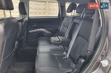 Внедорожник / Кроссовер Mitsubishi Outlander 2010 в 