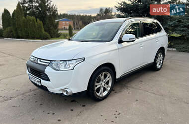 Внедорожник / Кроссовер Mitsubishi Outlander 2013 в 