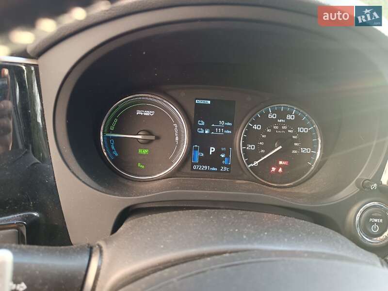 Позашляховик / Кросовер Mitsubishi Outlander 2018 в Тернополі