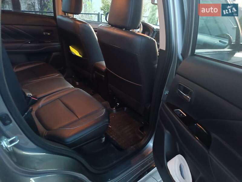 Позашляховик / Кросовер Mitsubishi Outlander 2018 в Тернополі