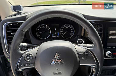 Внедорожник / Кроссовер Mitsubishi Outlander 2020 в 
