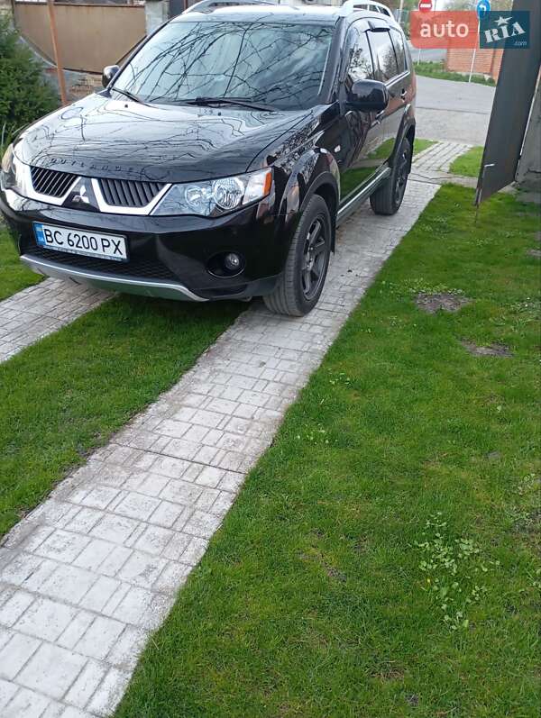 Внедорожник / Кроссовер Mitsubishi Outlander 2008 в Винниках