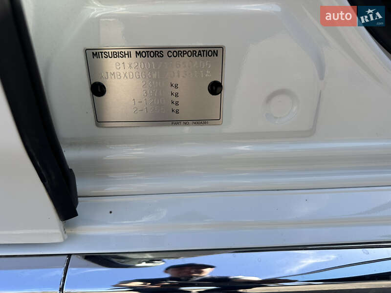 Внедорожник / Кроссовер Mitsubishi Outlander 2020 в Киеве