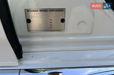 Позашляховик / Кросовер Mitsubishi Outlander 2020 в 