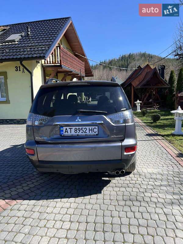 Внедорожник / Кроссовер Mitsubishi Outlander 2010 в Коломые