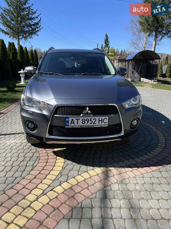 Внедорожник / Кроссовер Mitsubishi Outlander 2010 в Коломые