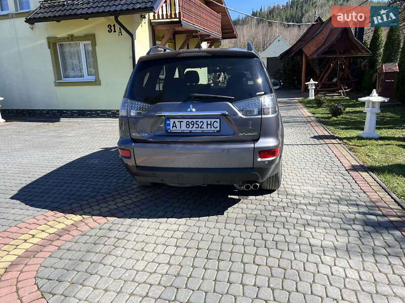 Внедорожник / Кроссовер Mitsubishi Outlander 2010 в Коломые