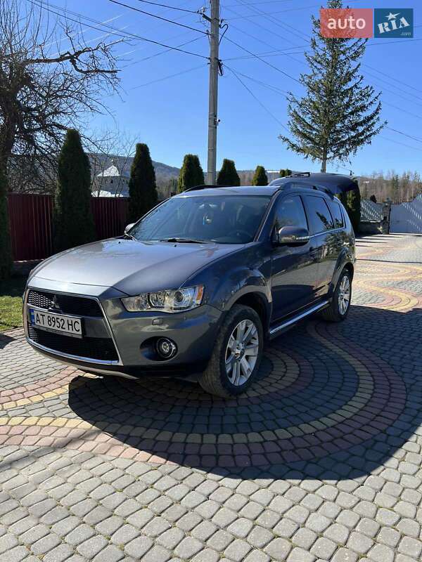 Внедорожник / Кроссовер Mitsubishi Outlander 2010 в Коломые