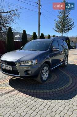 Внедорожник / Кроссовер Mitsubishi Outlander 2010 в 