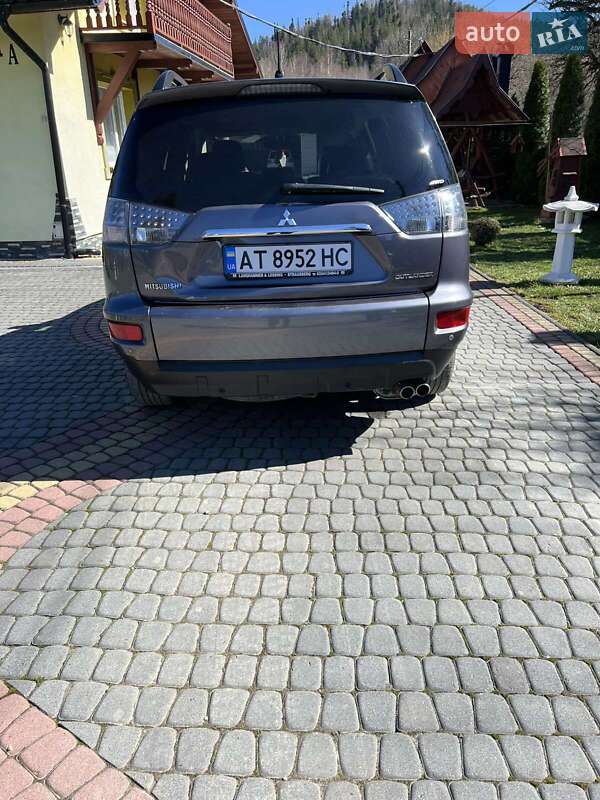 Внедорожник / Кроссовер Mitsubishi Outlander 2010 в Коломые