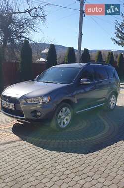Внедорожник / Кроссовер Mitsubishi Outlander 2010 в 