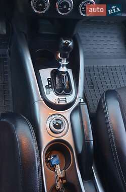 Внедорожник / Кроссовер Mitsubishi Outlander 2010 в 