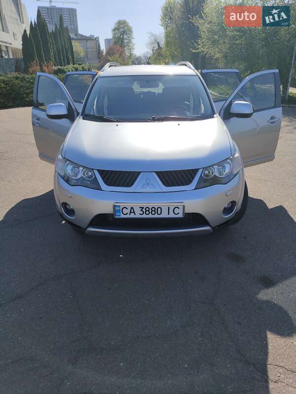 Внедорожник / Кроссовер Mitsubishi Outlander 2007 в Черкассах
