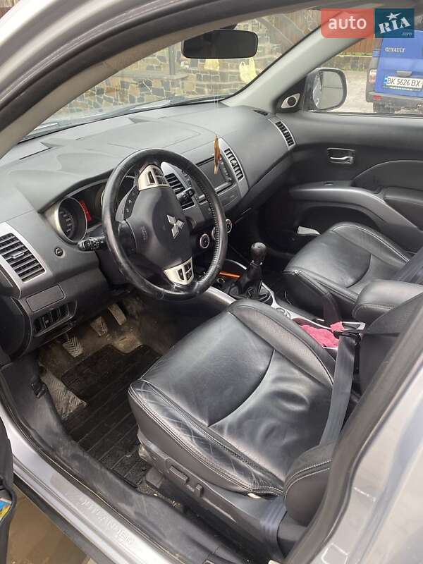 Внедорожник / Кроссовер Mitsubishi Outlander 2008 в Ровно