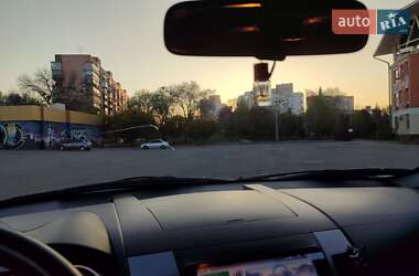 Внедорожник / Кроссовер Mitsubishi Outlander 2007 в 