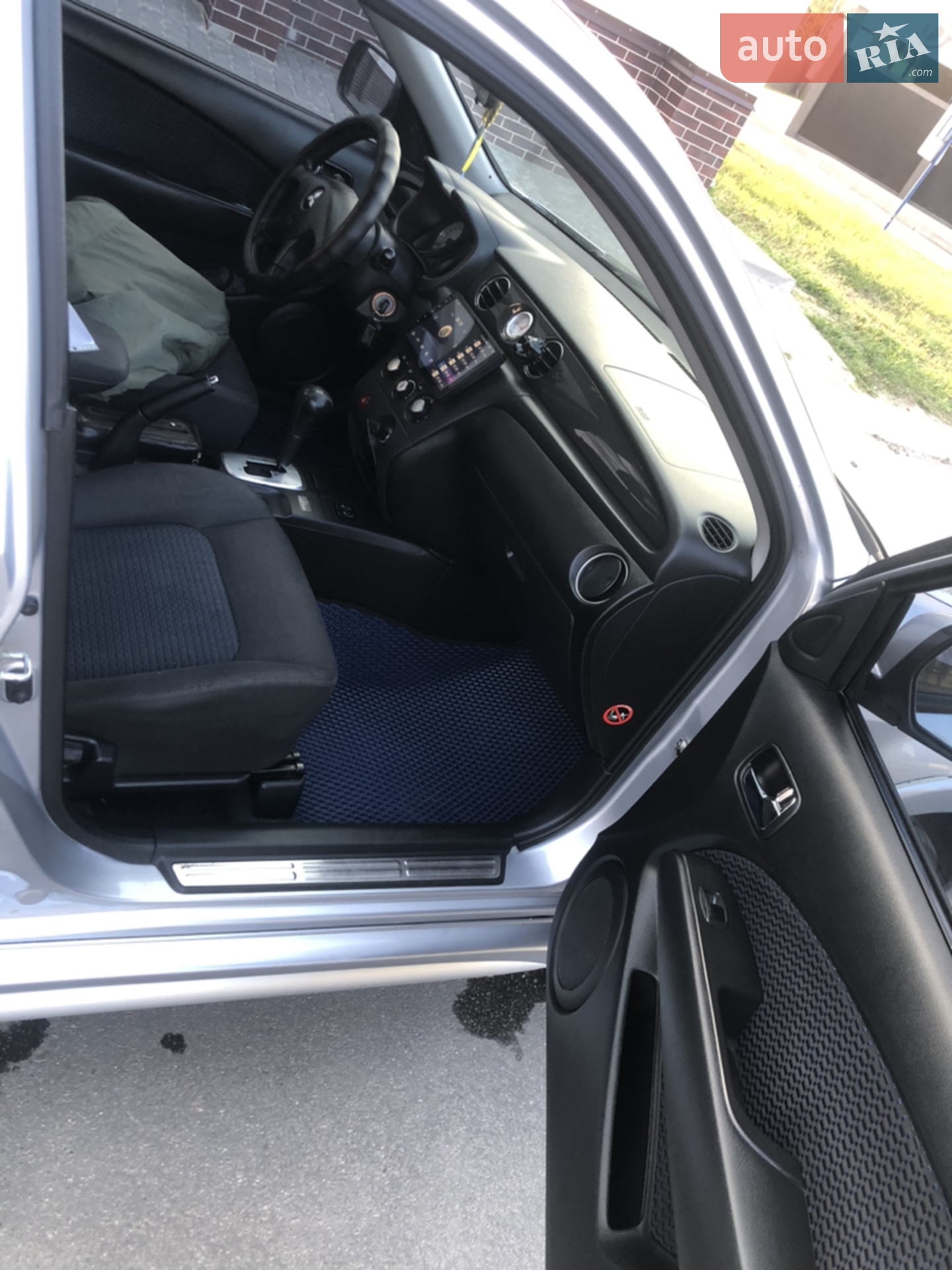 2010 Mitsubishi Outlander - мініатюра 7