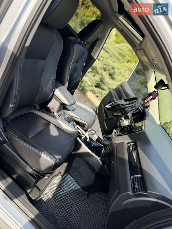 Внедорожник / Кроссовер Mitsubishi Outlander 2016 в Киеве