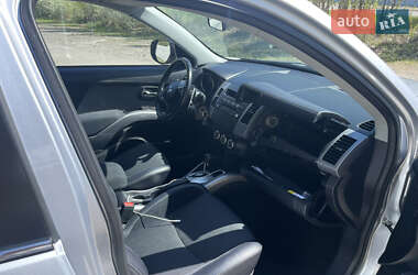 Позашляховик / Кросовер Mitsubishi Outlander 2010 в 