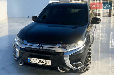 Внедорожник / Кроссовер Mitsubishi Outlander 2018 в 