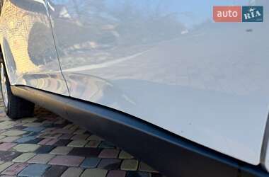 Внедорожник / Кроссовер Mitsubishi Outlander 2012 в 