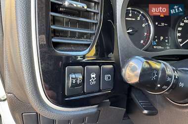 Внедорожник / Кроссовер Mitsubishi Outlander 2012 в 