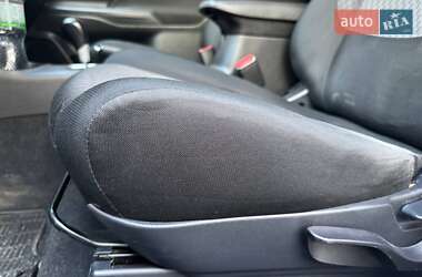 Внедорожник / Кроссовер Mitsubishi Outlander 2012 в 