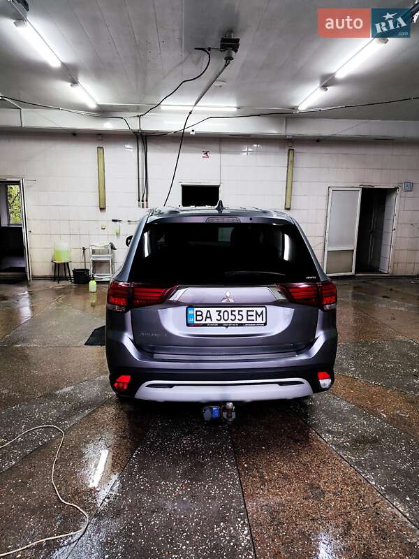 Позашляховик / Кросовер Mitsubishi Outlander 2021 в Кропивницькому