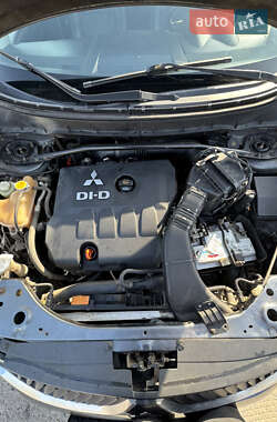 Внедорожник / Кроссовер Mitsubishi Outlander 2007 в 