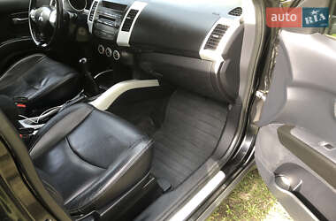 Внедорожник / Кроссовер Mitsubishi Outlander 2008 в Кременце
