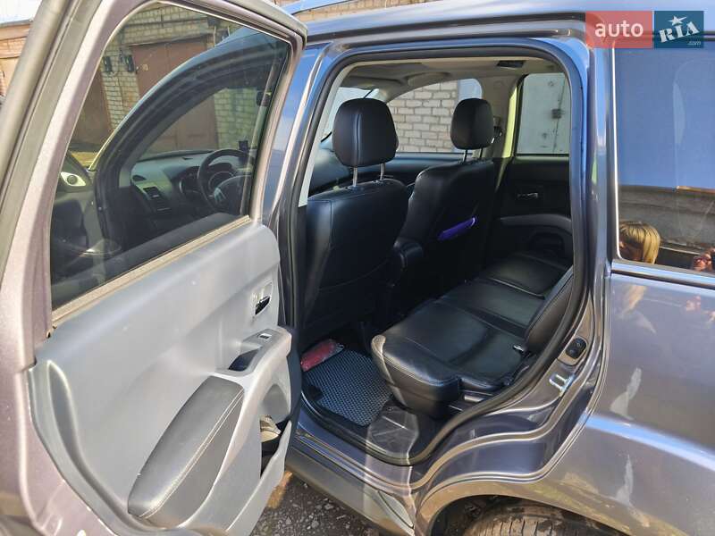 Позашляховик / Кросовер Mitsubishi Outlander 2009 в Кривому Розі