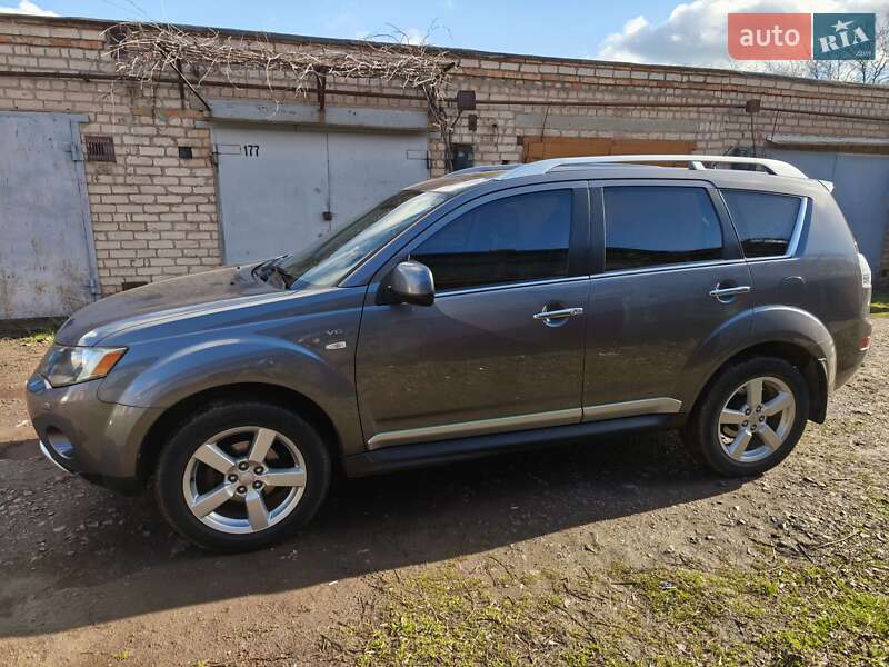 Позашляховик / Кросовер Mitsubishi Outlander 2009 в Кривому Розі