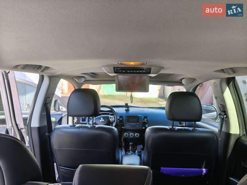 Позашляховик / Кросовер Mitsubishi Outlander 2009 в Кривому Розі