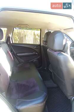 Внедорожник / Кроссовер Mitsubishi Outlander 2006 в 