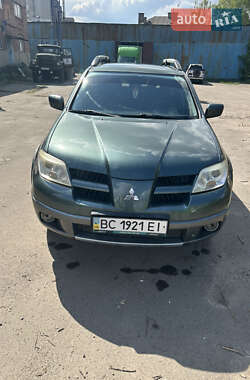 Позашляховик / Кросовер Mitsubishi Outlander 2006 в 