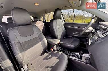 Внедорожник / Кроссовер Mitsubishi Outlander 2017 в 