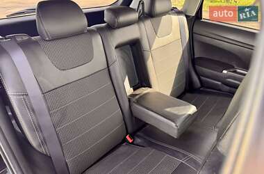 Внедорожник / Кроссовер Mitsubishi Outlander 2017 в 