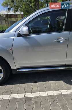 Внедорожник / Кроссовер Mitsubishi Outlander 2010 в 