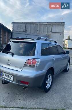 Внедорожник / Кроссовер Mitsubishi Outlander 2003 в 