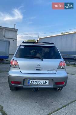 Внедорожник / Кроссовер Mitsubishi Outlander 2003 в 