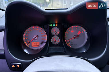 Внедорожник / Кроссовер Mitsubishi Outlander 2003 в 