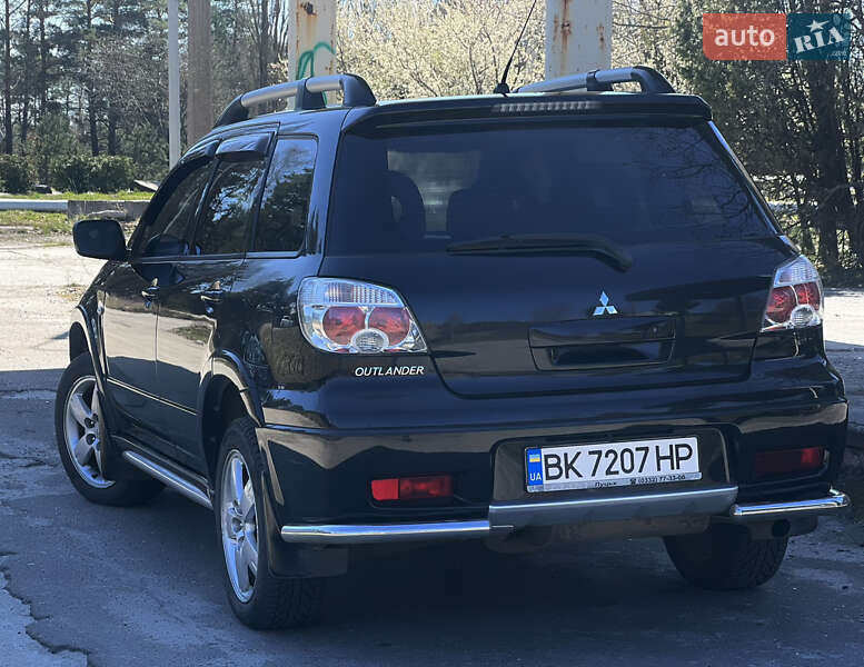 Внедорожник / Кроссовер Mitsubishi Outlander 2008 в Вараше